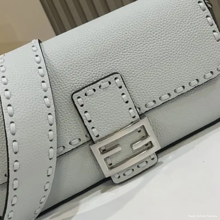 Affordable HOT In Cuoio Sky Blue Baguette Bag Medium Romano Selleria Leather Fendi 0604